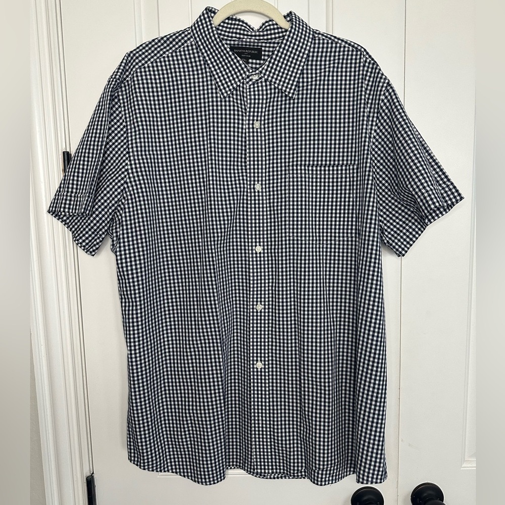 Banana Republic Black and White Casual Button Down Shirt - Picture 1 of 4